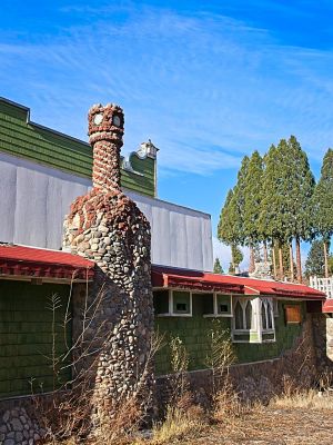 An Odd Chimney on the Verdi Inn
The old Verdi Inn has an interesting round chimney stack.  Note it is round all the way down to the bottom.  Reminds me of an old brick smokestack.
